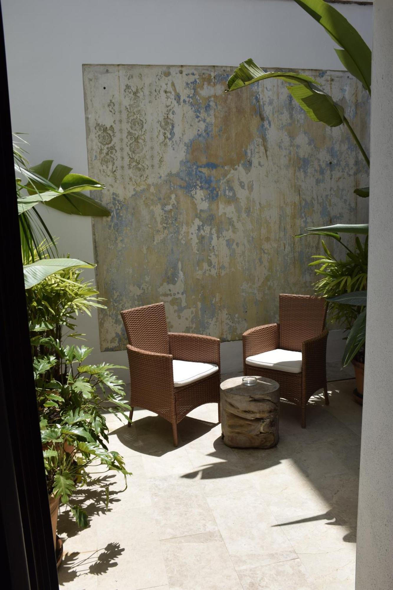 Chacon Apartments & Suites 埃斯特波纳 外观 照片