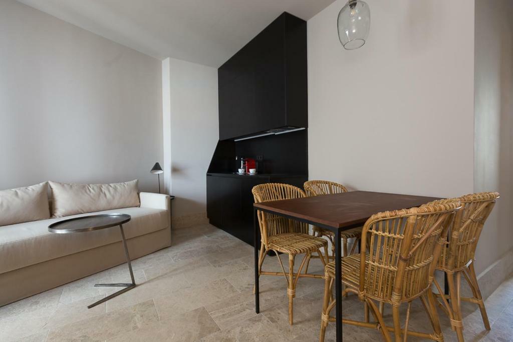 Chacon Apartments & Suites 埃斯特波纳 外观 照片