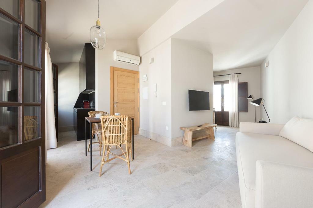 Chacon Apartments & Suites 埃斯特波纳 外观 照片