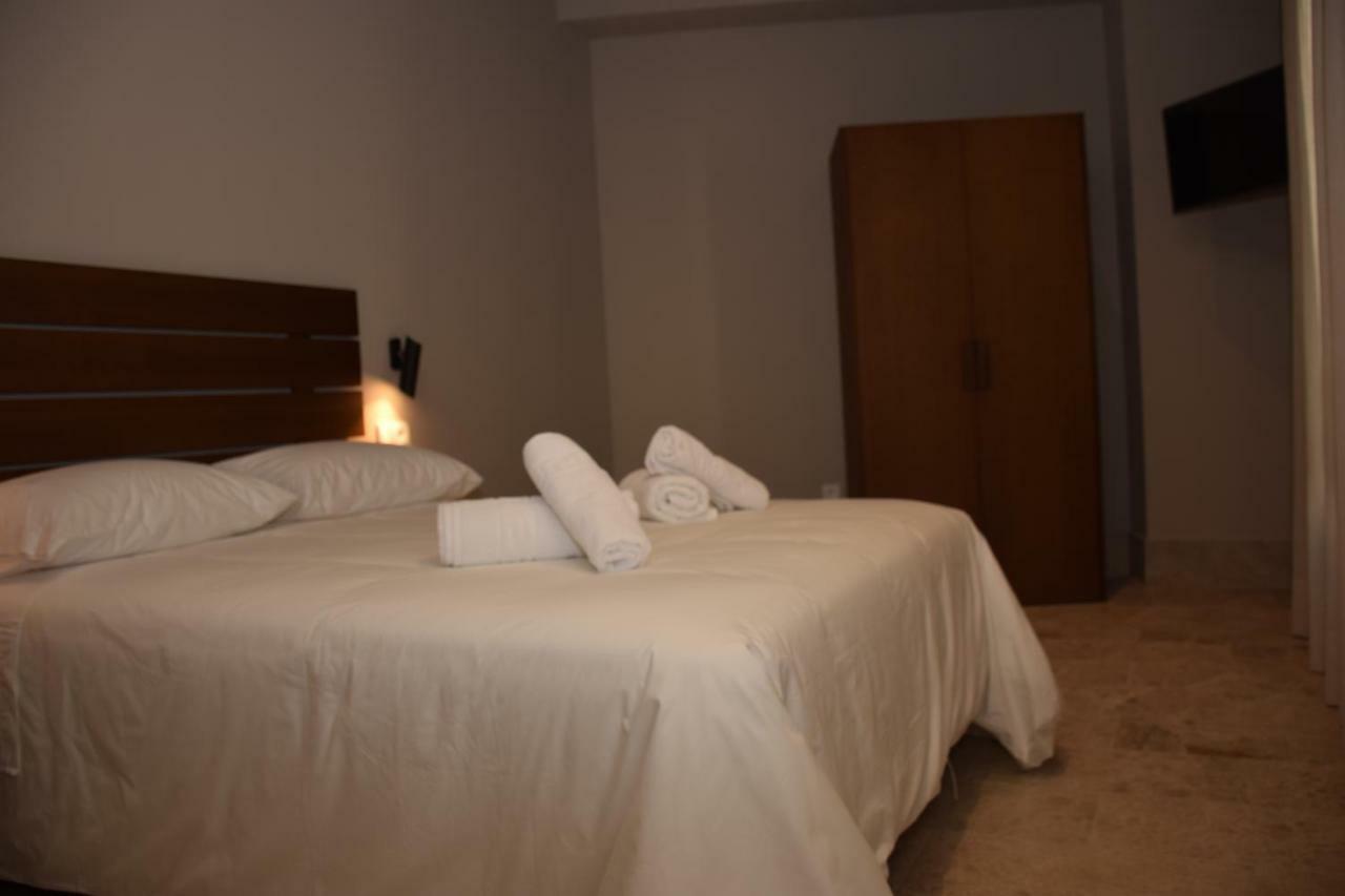 Chacon Apartments & Suites 埃斯特波纳 外观 照片